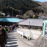 谷川米穀店 - 外は大行列