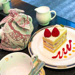 パンドラ - 【2022年04月】ケーキセット(スペシャルショートケーキ、ロイヤルブレンド)＠1,650円。