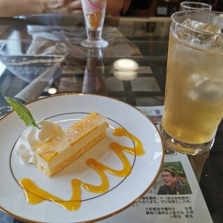 ギャラリー&カフェ 伊左衛門_0