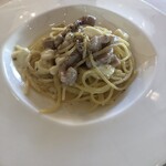 フォレスタ・ビアンカ - 若鶏ととろけるチーズのクリーム