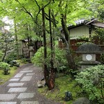 山ばな平八茶屋 - お庭