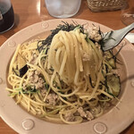 MOCHA - today’s lunch 鶏そぼろ、豆苗、揚げナスの和風山椒ソースパスタ リフトアップ