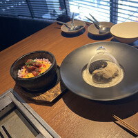 焼肉うしごろ 表参道店 - 石焼トリュフのビビンバ
                    サマートリュフ、黒トリュフをふんだんに。