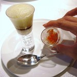 レフェルヴェソンス - アミューズです☆グラスの下も泡のスープ☆