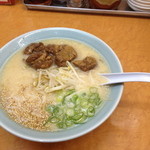 Touryuuken - このスープと麺の中に入ると、ちょっと唐突な感じがする豚軟骨。