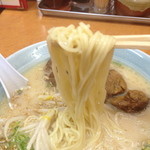 Touryuuken - 麺上げの写真は、なかなか麺にピントが合わなくて難しい・・。