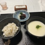 山ばな平八茶屋 - 〆は名物の「とろろ飯」
