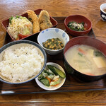 食事処 たつみ - 料理写真:日替わりの「おまかせ定食」（税込み７００円）