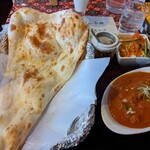 デリーガーデン - ラムカレー平日ナンランチセット+ラッシー