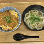 うどんダイニング 万徳屋 - かつ丼　セットうどん　850円