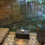 俵屋旅館 - フロントの1部