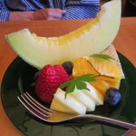 俵屋旅館 - 洋朝食にはフレッシュフルーツが付きました