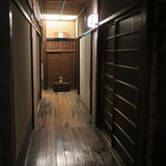俵屋旅館 - この奥が通されたお部屋2階の招月