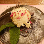 やきとりとサワー 国立FLAT - ゴルゴンゾーラチーズケーキ