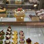 アシッドラシーヌ - 店内のケーキたち
