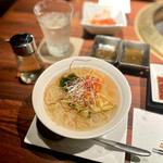 神戸牛炭火焼肉 いく田 - 韓国冷麺(ハーフ)