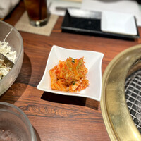 神戸牛炭火焼肉 いく田 代々木 - 白菜キムチ