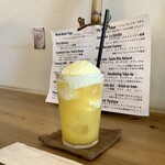 タイショウ・コーヒー・ロースター - オレンジフロート 450円