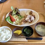 itoshimashokudoubaikinguandokafehomori - ほもりの唐揚げ定食 780円]