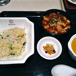中国大明火鍋城 - 麻婆＆半炒飯セット
