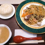 中国大明火鍋城　木の葉キッチン - 日替りサービス麺（五目焼きそば）