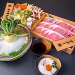 Agu Buta To Suishou Nabe Okinawa Ippin Ryouri Shabu Zenya - 