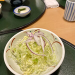 志多美屋本店 - サラダもドレッシングが美味い！とてもお上品。