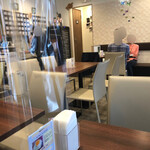 カフェ＆ダイニング プランビー - 店内①