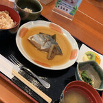 日比谷松本楼 - 鰆の煮つけ定食１５５０円