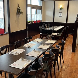 團體包場可自由安排餐桌。