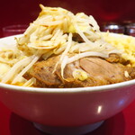 ラーメン二郎 - ラーメン半分＋ニンニク多め＋うずらＳＫ
