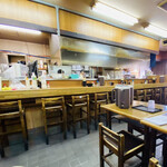 華風料理一芳亭 - 店内