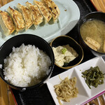 杉ん子 - 宇都宮餃子館の焼き餃子定食