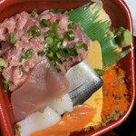 시미즈야 덮밥마루 사쿠 - 만복 덮밥 500엔