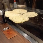 ぼてやん多奈加 - 焼き中