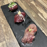 個室×肉寿司と創作和食 はや川 - 肉寿司3種の食べ比べ