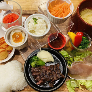 STEAK × WINE 肉バル LIMIT DISH_0