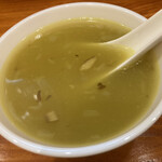 バングラキッチン西千葉 - おかわりダルスープ
      最低限のスパイスと塩のみで味付けしたニンニクカホるシンポーなウマさがツボです。