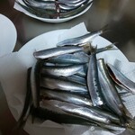 九十九里漁協直売場 おさかな新鮮大使 - さばくのは主人任せ