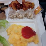ホテルテラス横浜 - スクランブルエッグ、焼売、鶏甘酢あんかけ