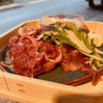 むとう - 臭みなしヤギ刺し