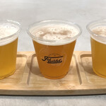 Fベース - 右からパープルスカイペールエール、ヒステリックIPA、ベルジャンウィート