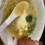 黄金の塩らぁ麺 ドゥエイタリアン - 