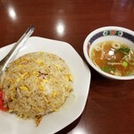 千龍 - 炒飯とスープ。
