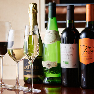 We offer wines carefully selected by our sommelier at reasonable prices! With bottle
