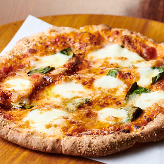 推薦手工制作的披薩和費時費力的大蒜橄欖油風味料理