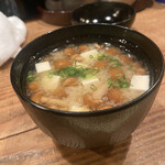Misoshiruden - 豆腐となめこの味噌汁