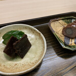 片折 - 胡瓜の浅漬けと昆布の佃煮