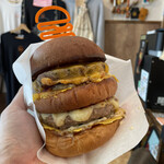 ICON - @icon_yoyogi × @hiroaina_burgerstand  『Special Burger¥3,000』 『ハートランド¥650』