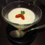 京鼎樓 - 杏仁豆腐も半端無く美味しい